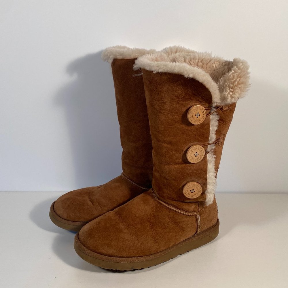 Ugg Bailey Button (1873) Chestnut Suede Shearling Button Accent Boots Women 7 - Picture 3 of 8